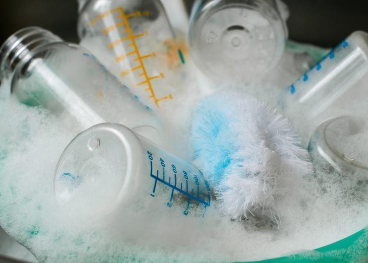 20 formas de usar pasta de dientes en la limpieza del hogar que no conocías