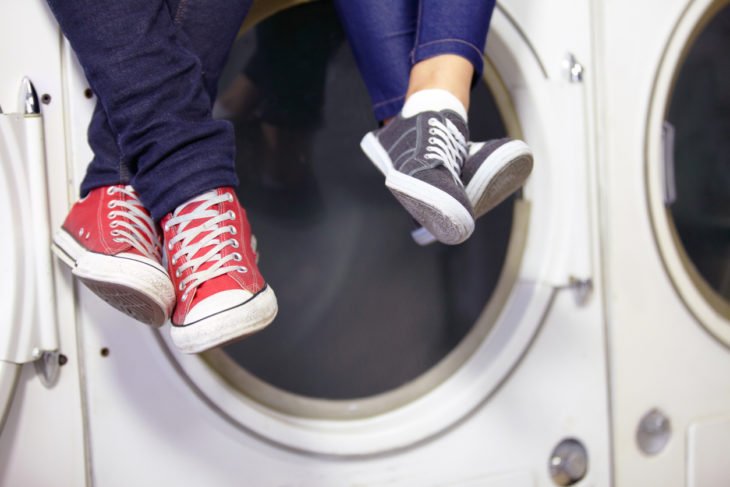 Cómo limpiar zapatillas: aprende 7 trucos rápidos y fáciles para hacer en casa