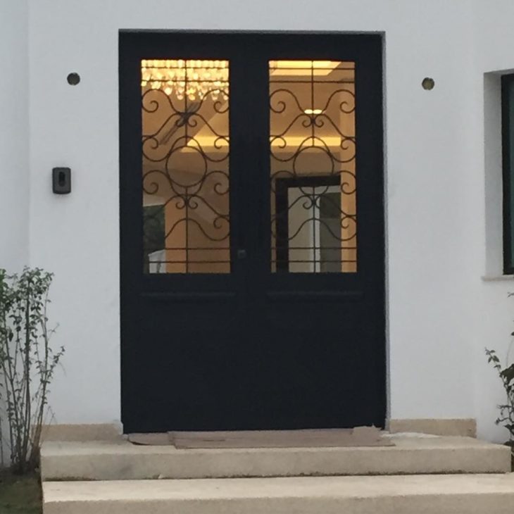 Puerta de hierro: 80 inspiraciones de puertas que mezclan lo moderno y lo rústico