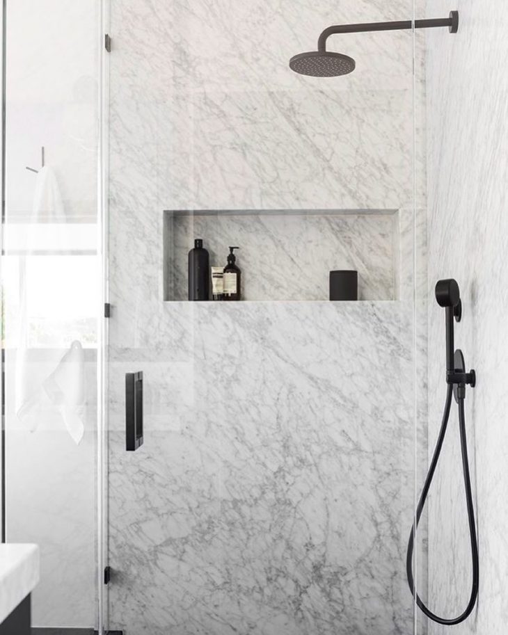 Mármol de Carrara: 50 ambientes sofisticados con esta piedra clásica
