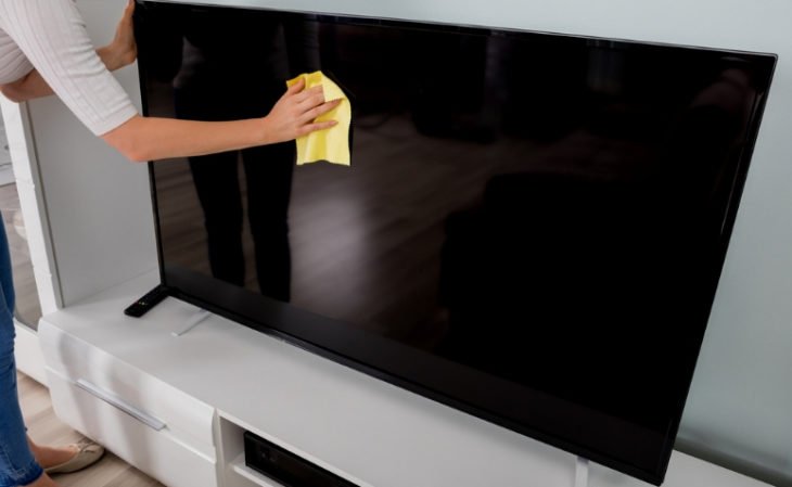 Cómo limpiar la pantalla de su televisor: 14 métodos para limpiar su televisor