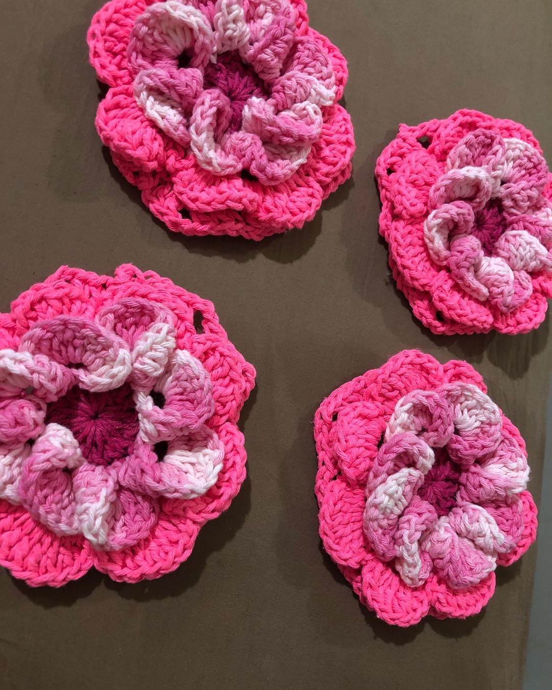 Crochet Rose: 75 fotos y tutoriales que te deleitarán con gran delicadeza