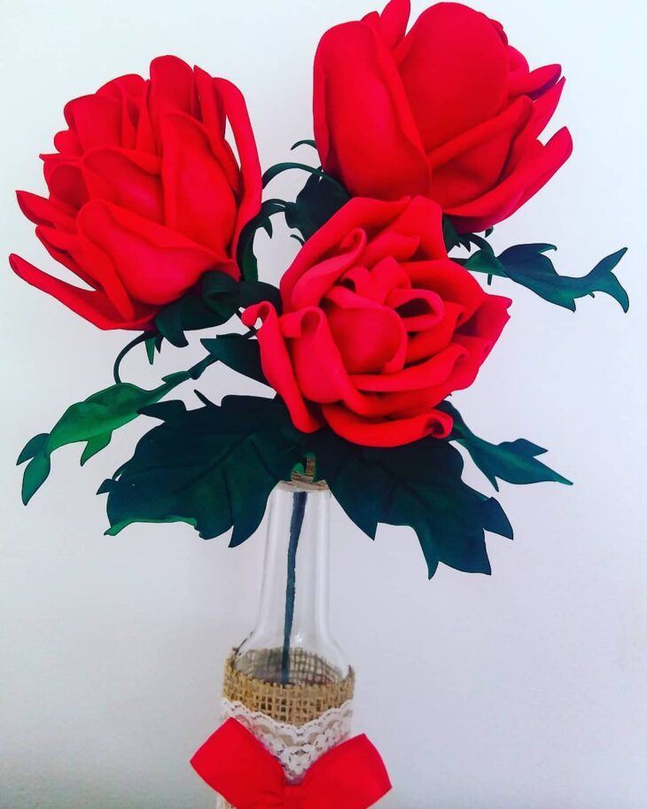 65 opciones de rosas de EVA para aportar delicadeza a tus artes