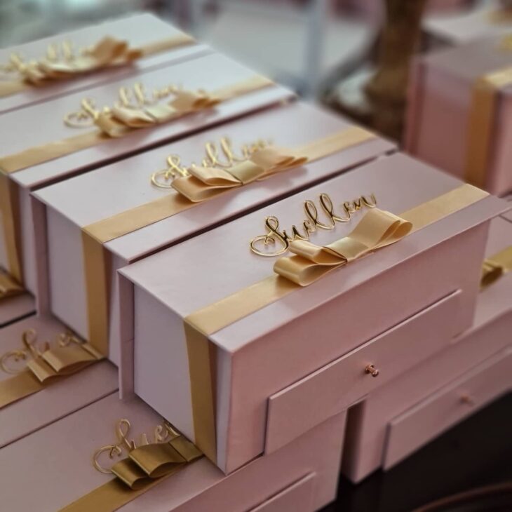 20 ideas de cajas de cartón para decorar y regalar con mucha delicadeza