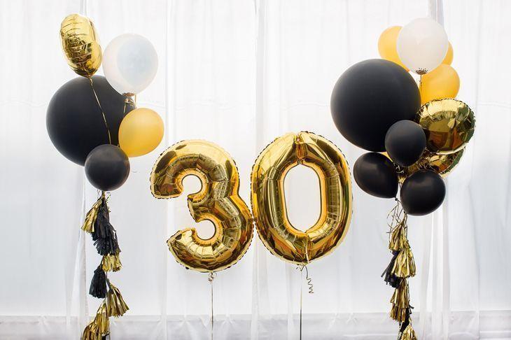 Decoración para cumpleaños, aniversario, celebración del trigésimo aniversario, fondo blanco, globos dorados y negros con borlas