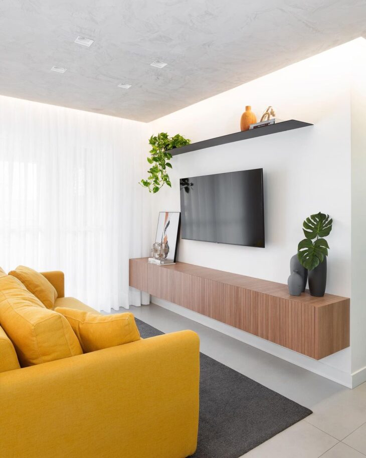 Aprende a optimizar el espacio para decorar una pequeña sala de televisión