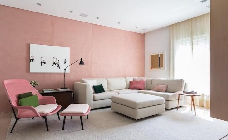 Diferentes tonos de color rosado para crear una decoración delicada y elegante
