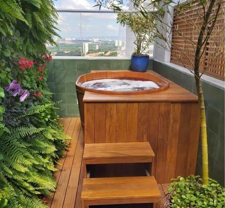 50 ideas de bañeras de hidromasaje de madera para relajarse con estilo