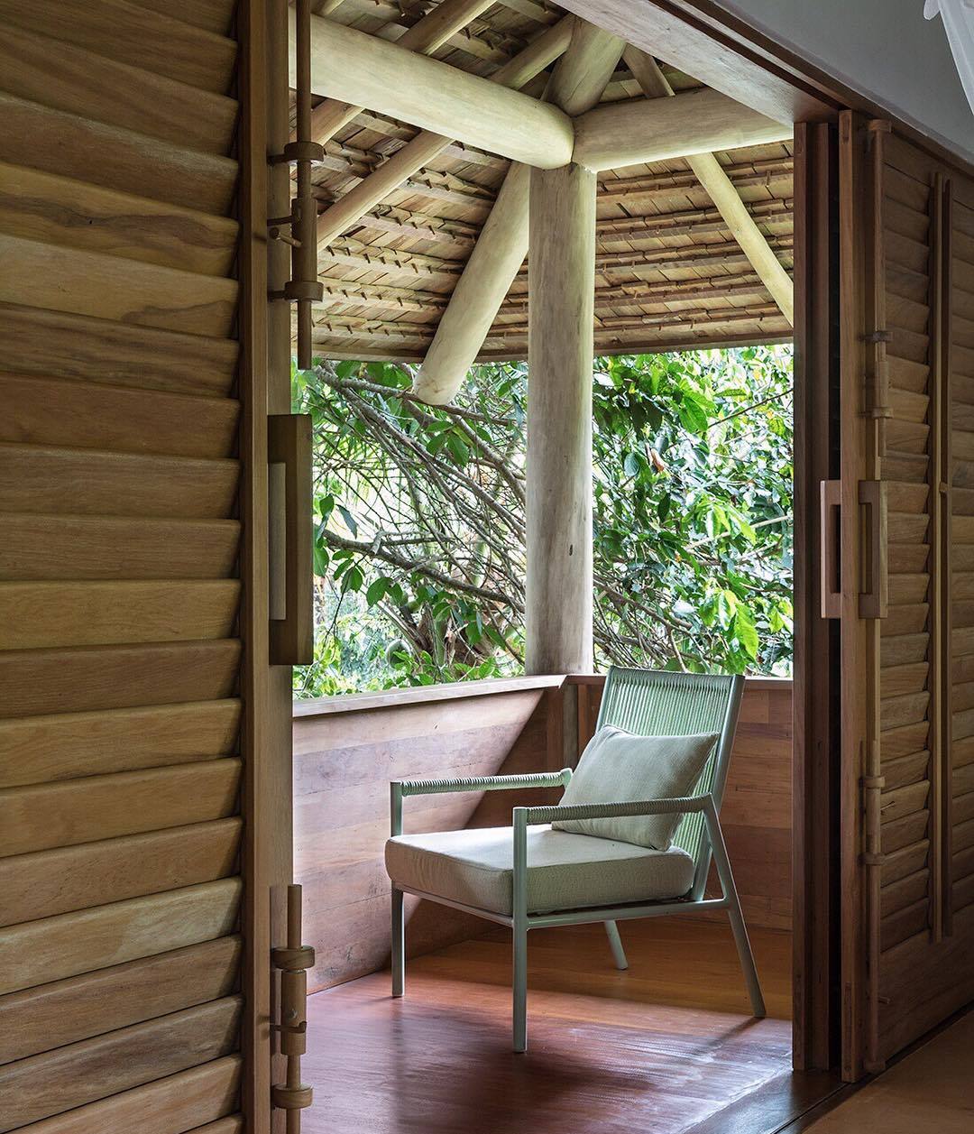 Balcón de madera: ideas acogedoras para decorar tu rincón