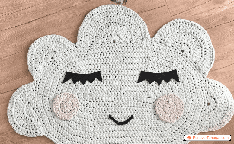 30 ideas de alfombras infantiles a crochet para decorar el rincón de los más pequeños