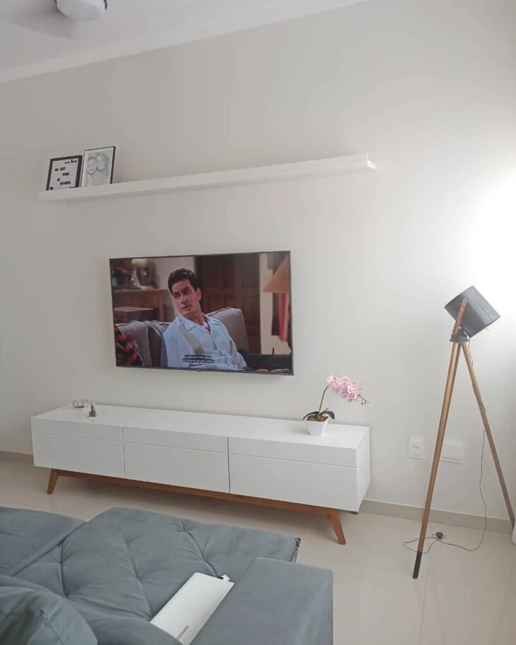 Cómo poner TV en la pared para tener un espacio sofisticado y limpio