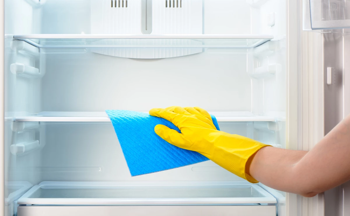 5 trucos fáciles para eliminar el olor del frigorífico y consejos para evitar los malos olores