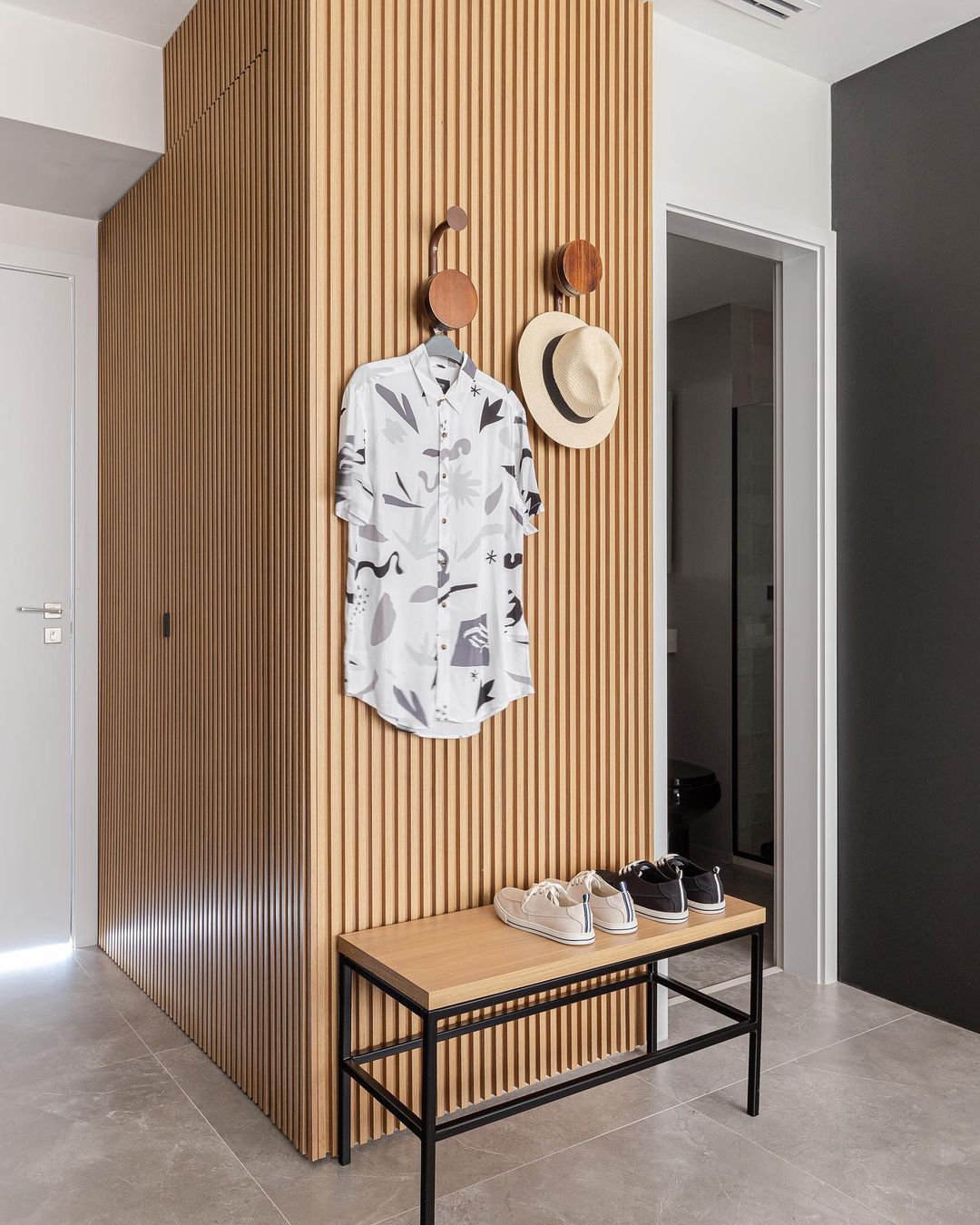 Zapatero de madera: un mueble práctico y funcional para tu hogar